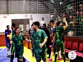 
<a style='margin-left: 5px;' class='btn btn-xs btn-social btn-facebook' href='https://www.facebook.com/sharer/sharer.php?u=https://ko-boladovale.web.getmuller.com.br/imgs/800-800-90/conteudo/fotos/2037/img4462.jpg' rel='popup' data-width='500' data-height='400'><i class='fa fa-facebook'></i>Compartilhar <span class='hidden-xs'>no Facebook</span>
</a> 
<a class='btn btn-default btn-xs' target='_blank' href='imgs/800-800-90/conteudo/fotos/2037/img4462.jpg'>
<span class='glyphicon glyphicon-cloud-download'></span> Salvar
</a> 
<span></span>