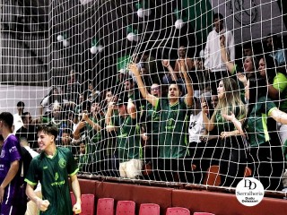 
<a style='margin-left: 5px;' class='btn btn-xs btn-social btn-facebook' href='https://www.facebook.com/sharer/sharer.php?u=https://ko-boladovale.web.getmuller.com.br/imgs/800-800-90/conteudo/fotos/2037/img4464.jpg' rel='popup' data-width='500' data-height='400'><i class='fa fa-facebook'></i>Compartilhar <span class='hidden-xs'>no Facebook</span>
</a> 
<a class='btn btn-default btn-xs' target='_blank' href='imgs/800-800-90/conteudo/fotos/2037/img4464.jpg'>
<span class='glyphicon glyphicon-cloud-download'></span> Salvar
</a> 
<span></span>