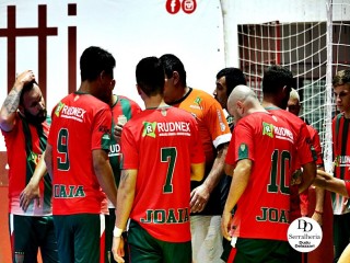 
<a style='margin-left: 5px;' class='btn btn-xs btn-social btn-facebook' href='https://www.facebook.com/sharer/sharer.php?u=https://ko-boladovale.web.getmuller.com.br/imgs/800-800-90/conteudo/fotos/2038/img4513.jpg' rel='popup' data-width='500' data-height='400'><i class='fa fa-facebook'></i>Compartilhar <span class='hidden-xs'>no Facebook</span>
</a> 
<a class='btn btn-default btn-xs' target='_blank' href='imgs/800-800-90/conteudo/fotos/2038/img4513.jpg'>
<span class='glyphicon glyphicon-cloud-download'></span> Salvar
</a> 
<span></span>