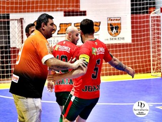 
<a style='margin-left: 5px;' class='btn btn-xs btn-social btn-facebook' href='https://www.facebook.com/sharer/sharer.php?u=https://ko-boladovale.web.getmuller.com.br/imgs/800-800-90/conteudo/fotos/2038/img4645.jpg' rel='popup' data-width='500' data-height='400'><i class='fa fa-facebook'></i>Compartilhar <span class='hidden-xs'>no Facebook</span>
</a> 
<a class='btn btn-default btn-xs' target='_blank' href='imgs/800-800-90/conteudo/fotos/2038/img4645.jpg'>
<span class='glyphicon glyphicon-cloud-download'></span> Salvar
</a> 
<span></span>