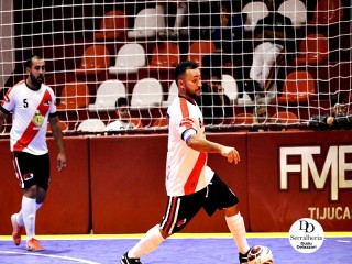 
<a style='margin-left: 5px;' class='btn btn-xs btn-social btn-facebook' href='https://www.facebook.com/sharer/sharer.php?u=https://ko-boladovale.web.getmuller.com.br/imgs/800-800-90/conteudo/fotos/2041/img5373.jpg' rel='popup' data-width='500' data-height='400'><i class='fa fa-facebook'></i>Compartilhar <span class='hidden-xs'>no Facebook</span>
</a> 
<a class='btn btn-default btn-xs' target='_blank' href='imgs/800-800-90/conteudo/fotos/2041/img5373.jpg'>
<span class='glyphicon glyphicon-cloud-download'></span> Salvar
</a> 
<span></span>