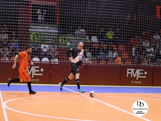 
<a style='margin-left: 5px;' class='btn btn-xs btn-social btn-facebook' href='https://www.facebook.com/sharer/sharer.php?u=https://ko-boladovale.web.getmuller.com.br/imgs/800-800-90/conteudo/fotos/2049/img9410.jpg' rel='popup' data-width='500' data-height='400'><i class='fa fa-facebook'></i>Compartilhar <span class='hidden-xs'>no Facebook</span>
</a> 
<a class='btn btn-default btn-xs' target='_blank' href='imgs/800-800-90/conteudo/fotos/2049/img9410.jpg'>
<span class='glyphicon glyphicon-cloud-download'></span> Salvar
</a> 
<span></span>