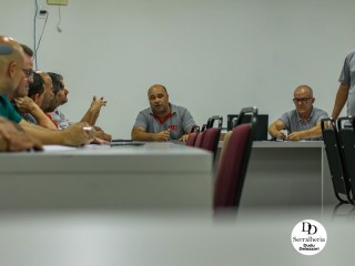 
<a style='margin-left: 5px;' class='btn btn-xs btn-social btn-facebook' href='https://www.facebook.com/sharer/sharer.php?u=https://ko-boladovale.web.getmuller.com.br/imgs/800-800-90/conteudo/fotos/2052/img2164.jpg' rel='popup' data-width='500' data-height='400'><i class='fa fa-facebook'></i>Compartilhar <span class='hidden-xs'>no Facebook</span>
</a> 
<a class='btn btn-default btn-xs' target='_blank' href='imgs/800-800-90/conteudo/fotos/2052/img2164.jpg'>
<span class='glyphicon glyphicon-cloud-download'></span> Salvar
</a> 
<span></span>