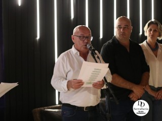 
<a style='margin-left: 5px;' class='btn btn-xs btn-social btn-facebook' href='https://www.facebook.com/sharer/sharer.php?u=https://ko-boladovale.web.getmuller.com.br/imgs/800-800-90/conteudo/fotos/2053/img9999-10.jpg' rel='popup' data-width='500' data-height='400'><i class='fa fa-facebook'></i>Compartilhar <span class='hidden-xs'>no Facebook</span>
</a> 
<a class='btn btn-default btn-xs' target='_blank' href='imgs/800-800-90/conteudo/fotos/2053/img9999-10.jpg'>
<span class='glyphicon glyphicon-cloud-download'></span> Salvar
</a> 
<span></span>