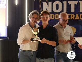 
<a style='margin-left: 5px;' class='btn btn-xs btn-social btn-facebook' href='https://www.facebook.com/sharer/sharer.php?u=https://ko-boladovale.web.getmuller.com.br/imgs/800-800-90/conteudo/fotos/2053/img9999-37.jpg' rel='popup' data-width='500' data-height='400'><i class='fa fa-facebook'></i>Compartilhar <span class='hidden-xs'>no Facebook</span>
</a> 
<a class='btn btn-default btn-xs' target='_blank' href='imgs/800-800-90/conteudo/fotos/2053/img9999-37.jpg'>
<span class='glyphicon glyphicon-cloud-download'></span> Salvar
</a> 
<span></span>