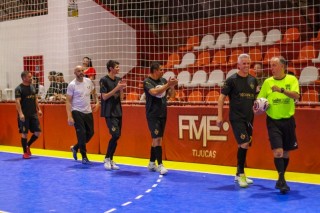 
<a style='margin-left: 5px;' class='btn btn-xs btn-social btn-facebook' href='https://www.facebook.com/sharer/sharer.php?u=https://ko-boladovale.web.getmuller.com.br/imgs/800-800-90/conteudo/fotos/2054/img5145.jpg' rel='popup' data-width='500' data-height='400'><i class='fa fa-facebook'></i>Compartilhar <span class='hidden-xs'>no Facebook</span>
</a> 
<a class='btn btn-default btn-xs' target='_blank' href='imgs/800-800-90/conteudo/fotos/2054/img5145.jpg'>
<span class='glyphicon glyphicon-cloud-download'></span> Salvar
</a> 
<span></span>