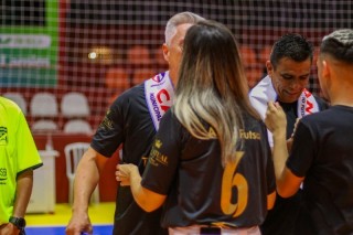 
<a style='margin-left: 5px;' class='btn btn-xs btn-social btn-facebook' href='https://www.facebook.com/sharer/sharer.php?u=https://ko-boladovale.web.getmuller.com.br/imgs/800-800-90/conteudo/fotos/2054/img5164.jpg' rel='popup' data-width='500' data-height='400'><i class='fa fa-facebook'></i>Compartilhar <span class='hidden-xs'>no Facebook</span>
</a> 
<a class='btn btn-default btn-xs' target='_blank' href='imgs/800-800-90/conteudo/fotos/2054/img5164.jpg'>
<span class='glyphicon glyphicon-cloud-download'></span> Salvar
</a> 
<span></span>