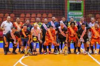 
<a style='margin-left: 5px;' class='btn btn-xs btn-social btn-facebook' href='https://www.facebook.com/sharer/sharer.php?u=https://ko-boladovale.web.getmuller.com.br/imgs/800-800-90/conteudo/fotos/2054/img5206.jpg' rel='popup' data-width='500' data-height='400'><i class='fa fa-facebook'></i>Compartilhar <span class='hidden-xs'>no Facebook</span>
</a> 
<a class='btn btn-default btn-xs' target='_blank' href='imgs/800-800-90/conteudo/fotos/2054/img5206.jpg'>
<span class='glyphicon glyphicon-cloud-download'></span> Salvar
</a> 
<span></span>