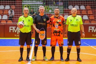 
<a style='margin-left: 5px;' class='btn btn-xs btn-social btn-facebook' href='https://www.facebook.com/sharer/sharer.php?u=https://ko-boladovale.web.getmuller.com.br/imgs/800-800-90/conteudo/fotos/2054/img5213.jpg' rel='popup' data-width='500' data-height='400'><i class='fa fa-facebook'></i>Compartilhar <span class='hidden-xs'>no Facebook</span>
</a> 
<a class='btn btn-default btn-xs' target='_blank' href='imgs/800-800-90/conteudo/fotos/2054/img5213.jpg'>
<span class='glyphicon glyphicon-cloud-download'></span> Salvar
</a> 
<span></span>