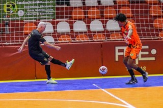 
<a style='margin-left: 5px;' class='btn btn-xs btn-social btn-facebook' href='https://www.facebook.com/sharer/sharer.php?u=https://ko-boladovale.web.getmuller.com.br/imgs/800-800-90/conteudo/fotos/2054/img5234.jpg' rel='popup' data-width='500' data-height='400'><i class='fa fa-facebook'></i>Compartilhar <span class='hidden-xs'>no Facebook</span>
</a> 
<a class='btn btn-default btn-xs' target='_blank' href='imgs/800-800-90/conteudo/fotos/2054/img5234.jpg'>
<span class='glyphicon glyphicon-cloud-download'></span> Salvar
</a> 
<span></span>