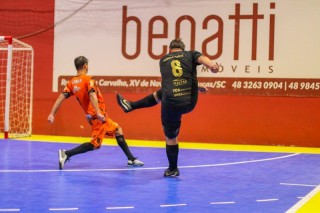 
<a style='margin-left: 5px;' class='btn btn-xs btn-social btn-facebook' href='https://www.facebook.com/sharer/sharer.php?u=https://ko-boladovale.web.getmuller.com.br/imgs/800-800-90/conteudo/fotos/2054/img5295.jpg' rel='popup' data-width='500' data-height='400'><i class='fa fa-facebook'></i>Compartilhar <span class='hidden-xs'>no Facebook</span>
</a> 
<a class='btn btn-default btn-xs' target='_blank' href='imgs/800-800-90/conteudo/fotos/2054/img5295.jpg'>
<span class='glyphicon glyphicon-cloud-download'></span> Salvar
</a> 
<span></span>