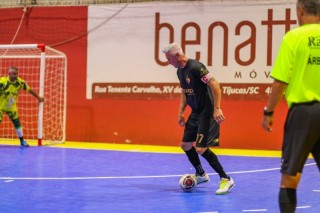 
<a style='margin-left: 5px;' class='btn btn-xs btn-social btn-facebook' href='https://www.facebook.com/sharer/sharer.php?u=https://ko-boladovale.web.getmuller.com.br/imgs/800-800-90/conteudo/fotos/2054/img5309.jpg' rel='popup' data-width='500' data-height='400'><i class='fa fa-facebook'></i>Compartilhar <span class='hidden-xs'>no Facebook</span>
</a> 
<a class='btn btn-default btn-xs' target='_blank' href='imgs/800-800-90/conteudo/fotos/2054/img5309.jpg'>
<span class='glyphicon glyphicon-cloud-download'></span> Salvar
</a> 
<span></span>