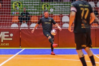 
<a style='margin-left: 5px;' class='btn btn-xs btn-social btn-facebook' href='https://www.facebook.com/sharer/sharer.php?u=https://ko-boladovale.web.getmuller.com.br/imgs/800-800-90/conteudo/fotos/2054/img5392.jpg' rel='popup' data-width='500' data-height='400'><i class='fa fa-facebook'></i>Compartilhar <span class='hidden-xs'>no Facebook</span>
</a> 
<a class='btn btn-default btn-xs' target='_blank' href='imgs/800-800-90/conteudo/fotos/2054/img5392.jpg'>
<span class='glyphicon glyphicon-cloud-download'></span> Salvar
</a> 
<span></span>