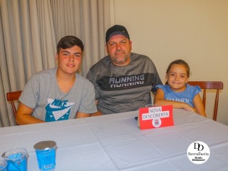 
<a style='margin-left: 5px;' class='btn btn-xs btn-social btn-facebook' href='https://www.facebook.com/sharer/sharer.php?u=https://ko-boladovale.web.getmuller.com.br/imgs/800-800-90/conteudo/fotos/2055/img4299.jpg' rel='popup' data-width='500' data-height='400'><i class='fa fa-facebook'></i>Compartilhar <span class='hidden-xs'>no Facebook</span>
</a> 
<a class='btn btn-default btn-xs' target='_blank' href='imgs/800-800-90/conteudo/fotos/2055/img4299.jpg'>
<span class='glyphicon glyphicon-cloud-download'></span> Salvar
</a> 
<span></span>