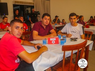 
<a style='margin-left: 5px;' class='btn btn-xs btn-social btn-facebook' href='https://www.facebook.com/sharer/sharer.php?u=https://ko-boladovale.web.getmuller.com.br/imgs/800-800-90/conteudo/fotos/2055/img4302.jpg' rel='popup' data-width='500' data-height='400'><i class='fa fa-facebook'></i>Compartilhar <span class='hidden-xs'>no Facebook</span>
</a> 
<a class='btn btn-default btn-xs' target='_blank' href='imgs/800-800-90/conteudo/fotos/2055/img4302.jpg'>
<span class='glyphicon glyphicon-cloud-download'></span> Salvar
</a> 
<span></span>