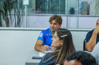 
<a style='margin-left: 5px;' class='btn btn-xs btn-social btn-facebook' href='https://www.facebook.com/sharer/sharer.php?u=https://ko-boladovale.web.getmuller.com.br/imgs/800-800-90/conteudo/fotos/2057/img7065.jpg' rel='popup' data-width='500' data-height='400'><i class='fa fa-facebook'></i>Compartilhar <span class='hidden-xs'>no Facebook</span>
</a> 
<a class='btn btn-default btn-xs' target='_blank' href='imgs/800-800-90/conteudo/fotos/2057/img7065.jpg'>
<span class='glyphicon glyphicon-cloud-download'></span> Salvar
</a> 
<span></span>