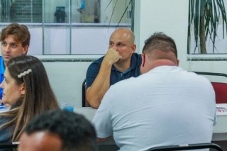 
<a style='margin-left: 5px;' class='btn btn-xs btn-social btn-facebook' href='https://www.facebook.com/sharer/sharer.php?u=https://ko-boladovale.web.getmuller.com.br/imgs/800-800-90/conteudo/fotos/2057/img7066.jpg' rel='popup' data-width='500' data-height='400'><i class='fa fa-facebook'></i>Compartilhar <span class='hidden-xs'>no Facebook</span>
</a> 
<a class='btn btn-default btn-xs' target='_blank' href='imgs/800-800-90/conteudo/fotos/2057/img7066.jpg'>
<span class='glyphicon glyphicon-cloud-download'></span> Salvar
</a> 
<span></span>