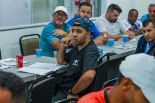 
<a style='margin-left: 5px;' class='btn btn-xs btn-social btn-facebook' href='https://www.facebook.com/sharer/sharer.php?u=https://ko-boladovale.web.getmuller.com.br/imgs/800-800-90/conteudo/fotos/2057/img7083.jpg' rel='popup' data-width='500' data-height='400'><i class='fa fa-facebook'></i>Compartilhar <span class='hidden-xs'>no Facebook</span>
</a> 
<a class='btn btn-default btn-xs' target='_blank' href='imgs/800-800-90/conteudo/fotos/2057/img7083.jpg'>
<span class='glyphicon glyphicon-cloud-download'></span> Salvar
</a> 
<span></span>