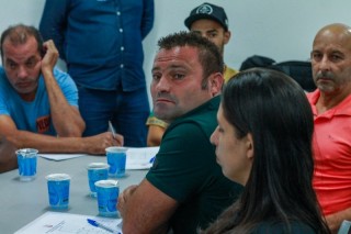 
<a style='margin-left: 5px;' class='btn btn-xs btn-social btn-facebook' href='https://www.facebook.com/sharer/sharer.php?u=https://ko-boladovale.web.getmuller.com.br/imgs/800-800-90/conteudo/fotos/2057/img7090.jpg' rel='popup' data-width='500' data-height='400'><i class='fa fa-facebook'></i>Compartilhar <span class='hidden-xs'>no Facebook</span>
</a> 
<a class='btn btn-default btn-xs' target='_blank' href='imgs/800-800-90/conteudo/fotos/2057/img7090.jpg'>
<span class='glyphicon glyphicon-cloud-download'></span> Salvar
</a> 
<span></span>