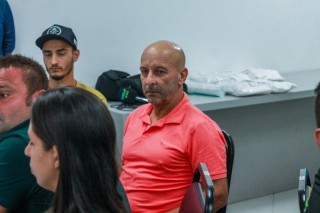 
<a style='margin-left: 5px;' class='btn btn-xs btn-social btn-facebook' href='https://www.facebook.com/sharer/sharer.php?u=https://ko-boladovale.web.getmuller.com.br/imgs/800-800-90/conteudo/fotos/2057/img7091.jpg' rel='popup' data-width='500' data-height='400'><i class='fa fa-facebook'></i>Compartilhar <span class='hidden-xs'>no Facebook</span>
</a> 
<a class='btn btn-default btn-xs' target='_blank' href='imgs/800-800-90/conteudo/fotos/2057/img7091.jpg'>
<span class='glyphicon glyphicon-cloud-download'></span> Salvar
</a> 
<span></span>