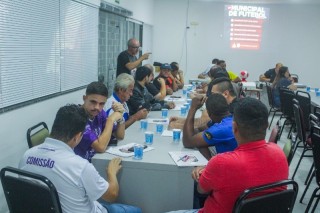 
<a style='margin-left: 5px;' class='btn btn-xs btn-social btn-facebook' href='https://www.facebook.com/sharer/sharer.php?u=https://ko-boladovale.web.getmuller.com.br/imgs/800-800-90/conteudo/fotos/2057/img7529.jpg' rel='popup' data-width='500' data-height='400'><i class='fa fa-facebook'></i>Compartilhar <span class='hidden-xs'>no Facebook</span>
</a> 
<a class='btn btn-default btn-xs' target='_blank' href='imgs/800-800-90/conteudo/fotos/2057/img7529.jpg'>
<span class='glyphicon glyphicon-cloud-download'></span> Salvar
</a> 
<span></span>