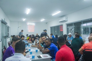 
<a style='margin-left: 5px;' class='btn btn-xs btn-social btn-facebook' href='https://www.facebook.com/sharer/sharer.php?u=https://ko-boladovale.web.getmuller.com.br/imgs/800-800-90/conteudo/fotos/2057/img7532.jpg' rel='popup' data-width='500' data-height='400'><i class='fa fa-facebook'></i>Compartilhar <span class='hidden-xs'>no Facebook</span>
</a> 
<a class='btn btn-default btn-xs' target='_blank' href='imgs/800-800-90/conteudo/fotos/2057/img7532.jpg'>
<span class='glyphicon glyphicon-cloud-download'></span> Salvar
</a> 
<span></span>