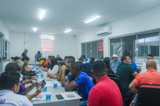 
<a style='margin-left: 5px;' class='btn btn-xs btn-social btn-facebook' href='https://www.facebook.com/sharer/sharer.php?u=https://ko-boladovale.web.getmuller.com.br/imgs/800-800-90/conteudo/fotos/2057/img7533.jpg' rel='popup' data-width='500' data-height='400'><i class='fa fa-facebook'></i>Compartilhar <span class='hidden-xs'>no Facebook</span>
</a> 
<a class='btn btn-default btn-xs' target='_blank' href='imgs/800-800-90/conteudo/fotos/2057/img7533.jpg'>
<span class='glyphicon glyphicon-cloud-download'></span> Salvar
</a> 
<span></span>