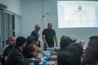 
<a style='margin-left: 5px;' class='btn btn-xs btn-social btn-facebook' href='https://www.facebook.com/sharer/sharer.php?u=https://ko-boladovale.web.getmuller.com.br/imgs/800-800-90/conteudo/fotos/2057/img7542.jpg' rel='popup' data-width='500' data-height='400'><i class='fa fa-facebook'></i>Compartilhar <span class='hidden-xs'>no Facebook</span>
</a> 
<a class='btn btn-default btn-xs' target='_blank' href='imgs/800-800-90/conteudo/fotos/2057/img7542.jpg'>
<span class='glyphicon glyphicon-cloud-download'></span> Salvar
</a> 
<span></span>