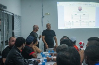 
<a style='margin-left: 5px;' class='btn btn-xs btn-social btn-facebook' href='https://www.facebook.com/sharer/sharer.php?u=https://ko-boladovale.web.getmuller.com.br/imgs/800-800-90/conteudo/fotos/2057/img7544.jpg' rel='popup' data-width='500' data-height='400'><i class='fa fa-facebook'></i>Compartilhar <span class='hidden-xs'>no Facebook</span>
</a> 
<a class='btn btn-default btn-xs' target='_blank' href='imgs/800-800-90/conteudo/fotos/2057/img7544.jpg'>
<span class='glyphicon glyphicon-cloud-download'></span> Salvar
</a> 
<span></span>