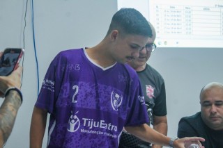 
<a style='margin-left: 5px;' class='btn btn-xs btn-social btn-facebook' href='https://www.facebook.com/sharer/sharer.php?u=https://ko-boladovale.web.getmuller.com.br/imgs/800-800-90/conteudo/fotos/2057/img7603.jpg' rel='popup' data-width='500' data-height='400'><i class='fa fa-facebook'></i>Compartilhar <span class='hidden-xs'>no Facebook</span>
</a> 
<a class='btn btn-default btn-xs' target='_blank' href='imgs/800-800-90/conteudo/fotos/2057/img7603.jpg'>
<span class='glyphicon glyphicon-cloud-download'></span> Salvar
</a> 
<span></span>