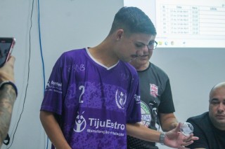 
<a style='margin-left: 5px;' class='btn btn-xs btn-social btn-facebook' href='https://www.facebook.com/sharer/sharer.php?u=https://ko-boladovale.web.getmuller.com.br/imgs/800-800-90/conteudo/fotos/2057/img7604.jpg' rel='popup' data-width='500' data-height='400'><i class='fa fa-facebook'></i>Compartilhar <span class='hidden-xs'>no Facebook</span>
</a> 
<a class='btn btn-default btn-xs' target='_blank' href='imgs/800-800-90/conteudo/fotos/2057/img7604.jpg'>
<span class='glyphicon glyphicon-cloud-download'></span> Salvar
</a> 
<span></span>