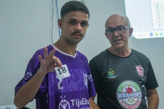 
<a style='margin-left: 5px;' class='btn btn-xs btn-social btn-facebook' href='https://www.facebook.com/sharer/sharer.php?u=https://ko-boladovale.web.getmuller.com.br/imgs/800-800-90/conteudo/fotos/2057/img7611.jpg' rel='popup' data-width='500' data-height='400'><i class='fa fa-facebook'></i>Compartilhar <span class='hidden-xs'>no Facebook</span>
</a> 
<a class='btn btn-default btn-xs' target='_blank' href='imgs/800-800-90/conteudo/fotos/2057/img7611.jpg'>
<span class='glyphicon glyphicon-cloud-download'></span> Salvar
</a> 
<span></span>