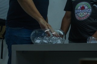 
<a style='margin-left: 5px;' class='btn btn-xs btn-social btn-facebook' href='https://www.facebook.com/sharer/sharer.php?u=https://ko-boladovale.web.getmuller.com.br/imgs/800-800-90/conteudo/fotos/2057/img7647.jpg' rel='popup' data-width='500' data-height='400'><i class='fa fa-facebook'></i>Compartilhar <span class='hidden-xs'>no Facebook</span>
</a> 
<a class='btn btn-default btn-xs' target='_blank' href='imgs/800-800-90/conteudo/fotos/2057/img7647.jpg'>
<span class='glyphicon glyphicon-cloud-download'></span> Salvar
</a> 
<span></span>