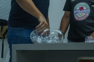 
<a style='margin-left: 5px;' class='btn btn-xs btn-social btn-facebook' href='https://www.facebook.com/sharer/sharer.php?u=https://ko-boladovale.web.getmuller.com.br/imgs/800-800-90/conteudo/fotos/2057/img7648.jpg' rel='popup' data-width='500' data-height='400'><i class='fa fa-facebook'></i>Compartilhar <span class='hidden-xs'>no Facebook</span>
</a> 
<a class='btn btn-default btn-xs' target='_blank' href='imgs/800-800-90/conteudo/fotos/2057/img7648.jpg'>
<span class='glyphicon glyphicon-cloud-download'></span> Salvar
</a> 
<span></span>