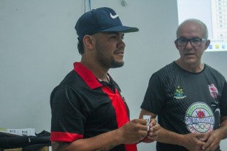 
<a style='margin-left: 5px;' class='btn btn-xs btn-social btn-facebook' href='https://www.facebook.com/sharer/sharer.php?u=https://ko-boladovale.web.getmuller.com.br/imgs/800-800-90/conteudo/fotos/2057/img7692.jpg' rel='popup' data-width='500' data-height='400'><i class='fa fa-facebook'></i>Compartilhar <span class='hidden-xs'>no Facebook</span>
</a> 
<a class='btn btn-default btn-xs' target='_blank' href='imgs/800-800-90/conteudo/fotos/2057/img7692.jpg'>
<span class='glyphicon glyphicon-cloud-download'></span> Salvar
</a> 
<span></span>