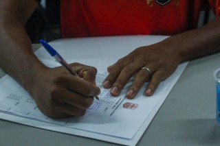 
<a style='margin-left: 5px;' class='btn btn-xs btn-social btn-facebook' href='https://www.facebook.com/sharer/sharer.php?u=https://ko-boladovale.web.getmuller.com.br/imgs/800-800-90/conteudo/fotos/2057/img7702.jpg' rel='popup' data-width='500' data-height='400'><i class='fa fa-facebook'></i>Compartilhar <span class='hidden-xs'>no Facebook</span>
</a> 
<a class='btn btn-default btn-xs' target='_blank' href='imgs/800-800-90/conteudo/fotos/2057/img7702.jpg'>
<span class='glyphicon glyphicon-cloud-download'></span> Salvar
</a> 
<span></span>