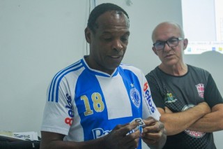 
<a style='margin-left: 5px;' class='btn btn-xs btn-social btn-facebook' href='https://www.facebook.com/sharer/sharer.php?u=https://ko-boladovale.web.getmuller.com.br/imgs/800-800-90/conteudo/fotos/2057/img7753.jpg' rel='popup' data-width='500' data-height='400'><i class='fa fa-facebook'></i>Compartilhar <span class='hidden-xs'>no Facebook</span>
</a> 
<a class='btn btn-default btn-xs' target='_blank' href='imgs/800-800-90/conteudo/fotos/2057/img7753.jpg'>
<span class='glyphicon glyphicon-cloud-download'></span> Salvar
</a> 
<span></span>