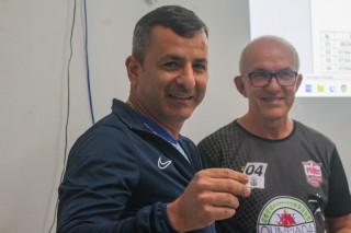 
<a style='margin-left: 5px;' class='btn btn-xs btn-social btn-facebook' href='https://www.facebook.com/sharer/sharer.php?u=https://ko-boladovale.web.getmuller.com.br/imgs/800-800-90/conteudo/fotos/2057/img7775.jpg' rel='popup' data-width='500' data-height='400'><i class='fa fa-facebook'></i>Compartilhar <span class='hidden-xs'>no Facebook</span>
</a> 
<a class='btn btn-default btn-xs' target='_blank' href='imgs/800-800-90/conteudo/fotos/2057/img7775.jpg'>
<span class='glyphicon glyphicon-cloud-download'></span> Salvar
</a> 
<span></span>