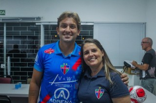 
<a style='margin-left: 5px;' class='btn btn-xs btn-social btn-facebook' href='https://www.facebook.com/sharer/sharer.php?u=https://ko-boladovale.web.getmuller.com.br/imgs/800-800-90/conteudo/fotos/2057/img7785.jpg' rel='popup' data-width='500' data-height='400'><i class='fa fa-facebook'></i>Compartilhar <span class='hidden-xs'>no Facebook</span>
</a> 
<a class='btn btn-default btn-xs' target='_blank' href='imgs/800-800-90/conteudo/fotos/2057/img7785.jpg'>
<span class='glyphicon glyphicon-cloud-download'></span> Salvar
</a> 
<span></span>