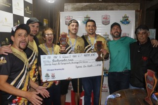 
<a style='margin-left: 5px;' class='btn btn-xs btn-social btn-facebook' href='https://www.facebook.com/sharer/sharer.php?u=https://ko-boladovale.web.getmuller.com.br/imgs/800-800-90/conteudo/fotos/2058/195a9288.jpg' rel='popup' data-width='500' data-height='400'><i class='fa fa-facebook'></i>Compartilhar <span class='hidden-xs'>no Facebook</span>
</a> 
<a class='btn btn-default btn-xs' target='_blank' href='imgs/800-800-90/conteudo/fotos/2058/195a9288.jpg'>
<span class='glyphicon glyphicon-cloud-download'></span> Salvar
</a> 
<span></span>