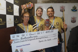 
<a style='margin-left: 5px;' class='btn btn-xs btn-social btn-facebook' href='https://www.facebook.com/sharer/sharer.php?u=https://ko-boladovale.web.getmuller.com.br/imgs/800-800-90/conteudo/fotos/2058/195a9290.jpg' rel='popup' data-width='500' data-height='400'><i class='fa fa-facebook'></i>Compartilhar <span class='hidden-xs'>no Facebook</span>
</a> 
<a class='btn btn-default btn-xs' target='_blank' href='imgs/800-800-90/conteudo/fotos/2058/195a9290.jpg'>
<span class='glyphicon glyphicon-cloud-download'></span> Salvar
</a> 
<span></span>