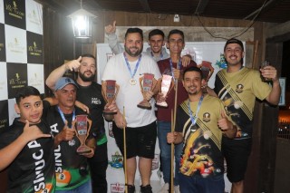 
<a style='margin-left: 5px;' class='btn btn-xs btn-social btn-facebook' href='https://www.facebook.com/sharer/sharer.php?u=https://ko-boladovale.web.getmuller.com.br/imgs/800-800-90/conteudo/fotos/2058/195a9295.jpg' rel='popup' data-width='500' data-height='400'><i class='fa fa-facebook'></i>Compartilhar <span class='hidden-xs'>no Facebook</span>
</a> 
<a class='btn btn-default btn-xs' target='_blank' href='imgs/800-800-90/conteudo/fotos/2058/195a9295.jpg'>
<span class='glyphicon glyphicon-cloud-download'></span> Salvar
</a> 
<span></span>