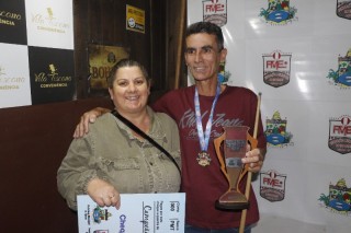 
<a style='margin-left: 5px;' class='btn btn-xs btn-social btn-facebook' href='https://www.facebook.com/sharer/sharer.php?u=https://ko-boladovale.web.getmuller.com.br/imgs/800-800-90/conteudo/fotos/2058/195a9298.jpg' rel='popup' data-width='500' data-height='400'><i class='fa fa-facebook'></i>Compartilhar <span class='hidden-xs'>no Facebook</span>
</a> 
<a class='btn btn-default btn-xs' target='_blank' href='imgs/800-800-90/conteudo/fotos/2058/195a9298.jpg'>
<span class='glyphicon glyphicon-cloud-download'></span> Salvar
</a> 
<span></span>